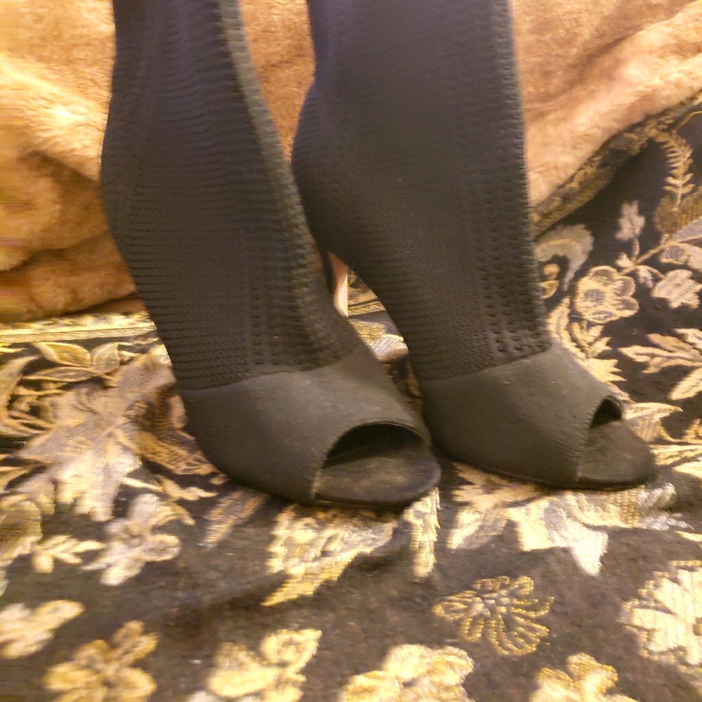 Black bootie